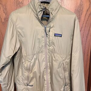 Mens Patagonia full zip lightweight jacket with hidden hood multiple pockets SM